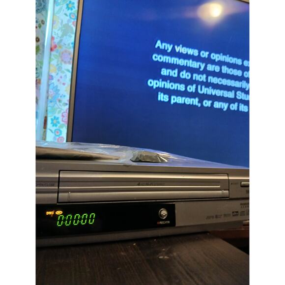 Zenith XBV443 DVD VCR Combo Player - Picture 3 of 12